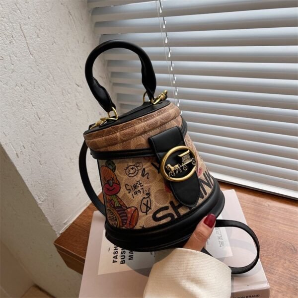 Cartoon Bear Bucket Bag - 2024 New Graffiti Cylinder Handbag, Fashionable Shoulder/Crossbody Bag